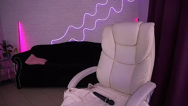 Daenerys Daenn online show from 11/07/25, 07:13