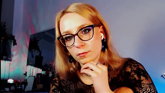 Snapshot of welliza chatting on 03/18/25, 05:02 welliza online show from 03/18/25, 05:02