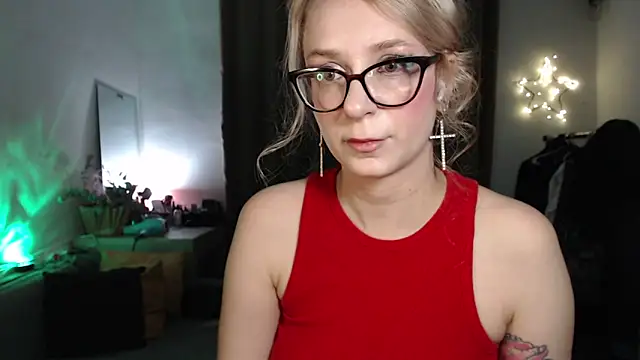 Snapshot of welliza chatting on 10/19/25, 11:29 welliza online show from 10/19/25, 11:29