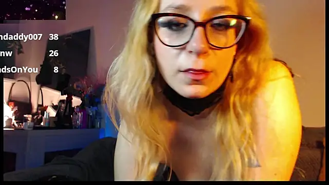 Snapshot of welliza chatting on 03/11/25, 02:53 welliza online show from 03/11/25, 02:53
