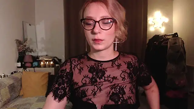 welliza online show from 11/24/25, 09:59