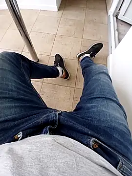 Adriandan1982 online show from 09/27/25, 09:26