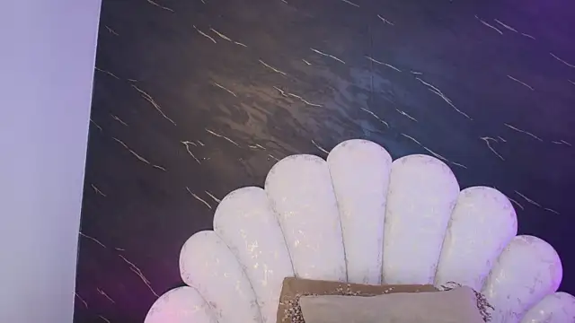  MiaBrown  online show from 04/16/26, 12:06