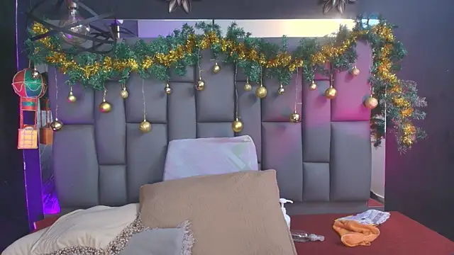  MiaBrown  online show from 12/20/25, 12:08