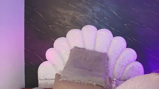  MiaBrown  online show from 03/19/26, 12:05