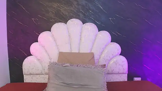  MiaBrown  online show from 04/09/26, 12:11