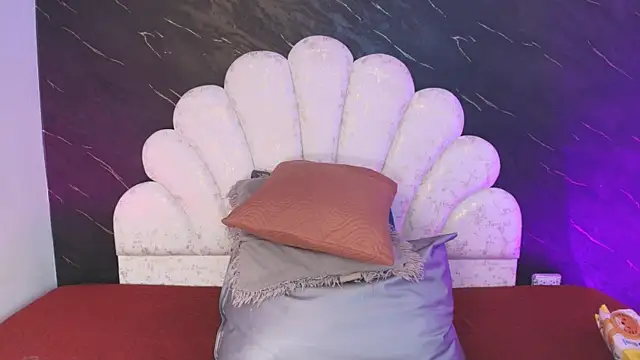  MiaBrown  online show from 04/14/26, 12:10