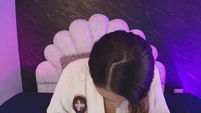  MiaBrown  online show from 05/06/26, 12:09