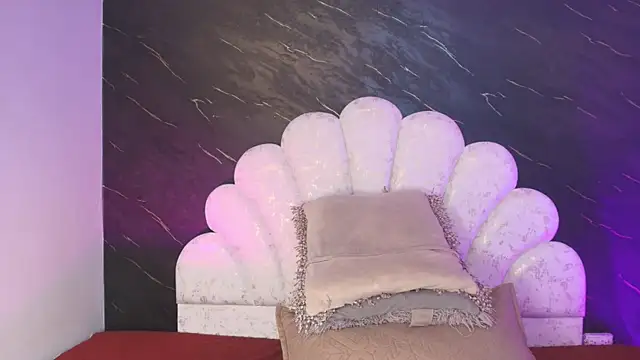  MiaBrown  online show from 04/04/26, 12:12