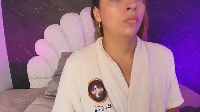  MiaBrown  online show from 05/25/26, 12:04