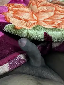 Snapshot of Honeydick7 chatting on 12/19/25, 05:59 Honeydick7 online show from 12/19/25, 05:59