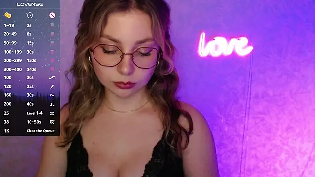 Leah Reed online show from 02/21/25, 02:27