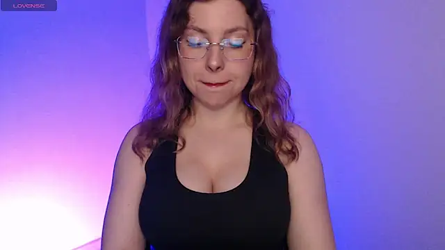 Leah Reed online show from 09/29/25, 02:12