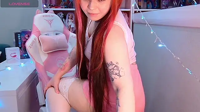 Snapshot of Naomi_Storm chatting on 05/02/26, 12:38 Naomi Storm online show from 05/02/26, 12:38