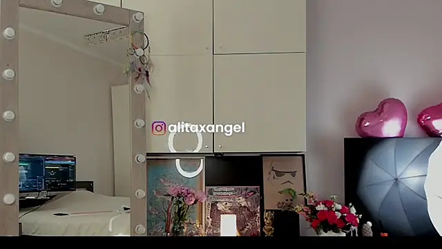 Snapshot of AlitaXAngelic chatting on 07/16/26, 03:42 AlitaXAngelic online show from 07/16/26, 03:42