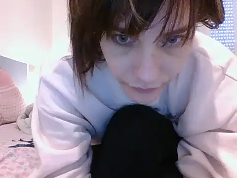 Emyly83 online show from 01/05/25, 10:21