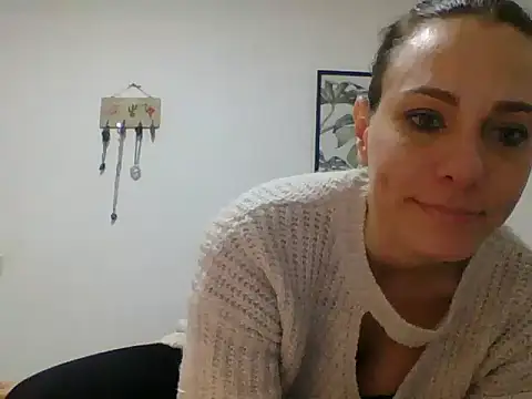 Emyly83 online show from 12/01/24, 05:29