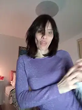 Emyly83 online show from 03/12/26, 12:20