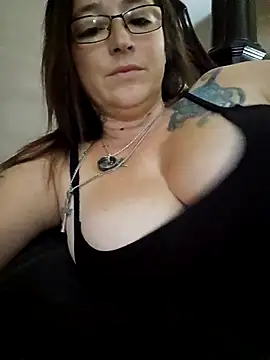 angelbaby1998 online show from 11/20/25, 05:35