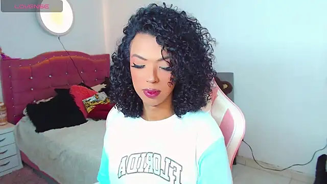 Snapshot of Tanedra_collings chatting on 04/23/26, 01:56 Tanedra collings online show from 04/23/26, 01:56