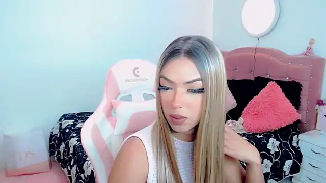 Tanedra collings online show from 09/23/25, 03:13