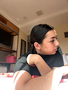 Nicollemays online show from 11/07/25, 02:32