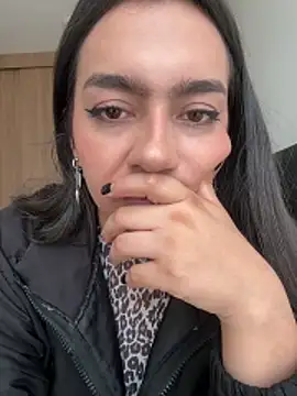 Snapshot of Nicollemays chatting on 04/17/26, 01:14 Nicollemays online show from 04/17/26, 01:14