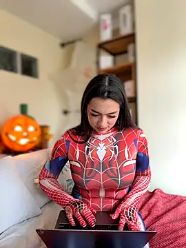 Nicollemays online show from 10/11/25, 03:13