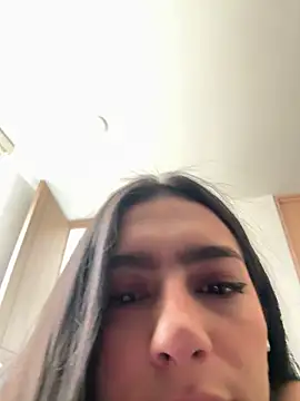 Snapshot of Nicollemays chatting on 05/07/26, 02:09 Nicollemays online show from 05/07/26, 02:09