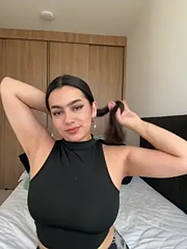 Snapshot of Nicollemays chatting on 04/22/26, 01:07 Nicollemays online show from 04/22/26, 01:07