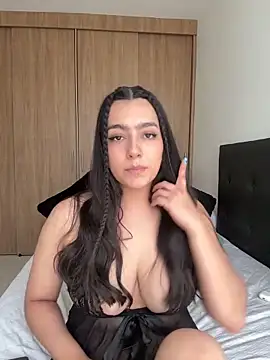 Snapshot of Nicollemays chatting on 05/15/26, 05:11 Nicollemays online show from 05/15/26, 05:11