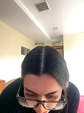 Nicollemays online show from 09/18/25, 04:10