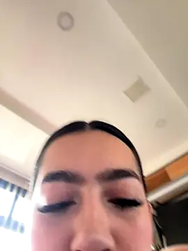 Nicollemays online show from 11/05/25, 04:10