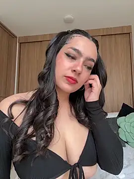 Nicollemays online show from 06/18/26, 05:07