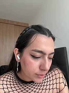 Nicollemays online show from 04/02/26, 06:14