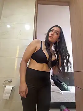 Nicollemays online show from 04/13/26, 01:04