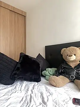 Nicollemays online show from 01/12/26, 06:15