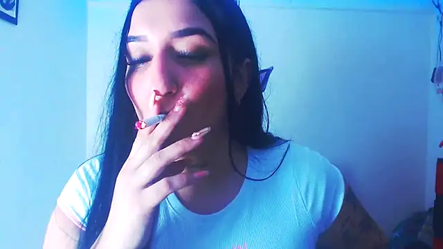 Snapshot of liz_dirty chatting on 04/28/26, 10:47 liz dirty online show from 04/28/26, 10:47