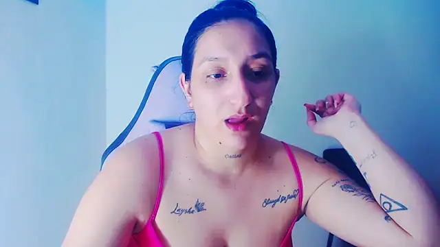 Snapshot of liz_dirty chatting on 05/05/26, 10:46 liz dirty online show from 05/05/26, 10:46