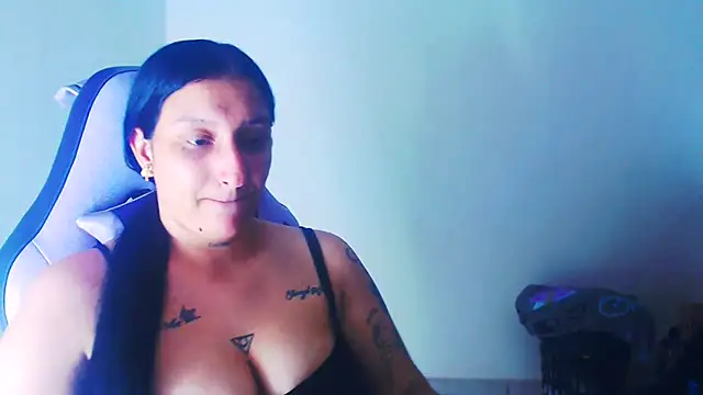Snapshot of liz_dirty chatting on 07/16/26, 10:18 liz dirty online show from 07/16/26, 10:18