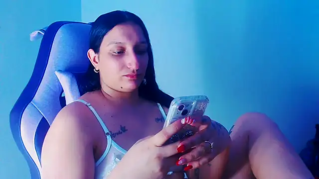 Snapshot of liz_dirty chatting on 12/20/25, 10:12 liz dirty online show from 12/20/25, 10:12