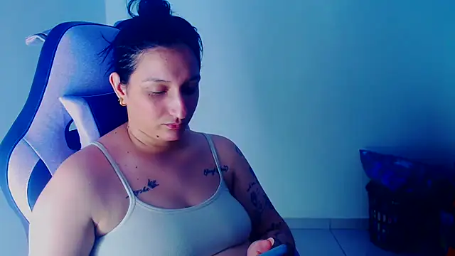 Snapshot of liz_dirty chatting on 02/25/26, 10:53 liz dirty online show from 02/25/26, 10:53