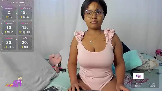 Snapshot of Aleja_DANS chatting on 02/09/25, 05:19 Aleja DANS online show from 02/09/25, 05:19
