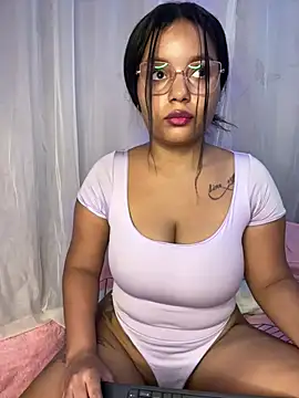 Snapshot of Aleja_DANS chatting on 07/15/26, 07:37 Aleja DANS online show from 07/15/26, 07:37
