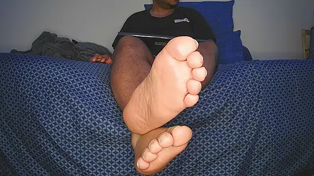 Snapshot of teaser4_ chatting on 03/17/25, 05:49 teaser4 online show from 03/17/25, 05:49