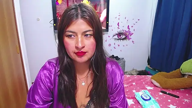 Yunhot  online show from 04/18/26, 01:08