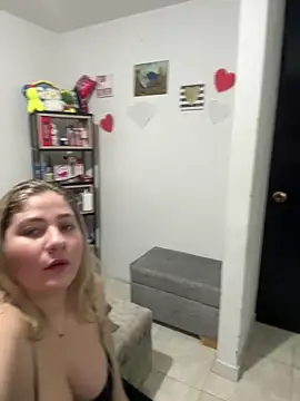 Snapshot of Celestedubois chatting on 01/14/25, 05:51 Celestedubois online show from 01/14/25, 05:51