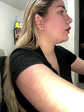 Celestedubois online show from 12/18/25, 11:19