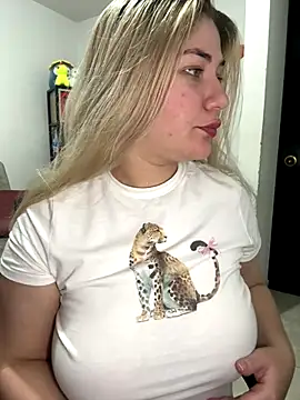 Celestedubois online show from 11/18/25, 11:37