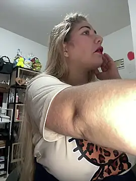 Snapshot of Celestedubois chatting on 04/18/26, 12:57 Celestedubois online show from 04/18/26, 12:57